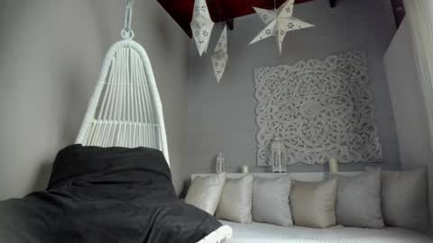 Snapshot of _luna_dupont_ chatting on February 2, 2025, 2:34 pm Luna online show from February 2, 2025, 2:34 pm