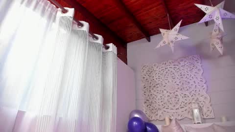 Snapshot of _luna_dupont_ chatting on February 7, 2025, 12:28 pm Luna online show from February 7, 2025, 12:28 pm