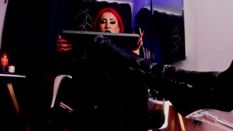 MISS LUNA online show from September 12, 2025, 12:55 am