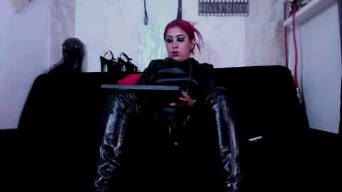 MISS LUNA online show from September 23, 2025, 7:55 am