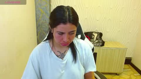 Snapshot of _luna_torres chatting on April 21, 2026, 1:28 pm luna torres online show from April 21, 2026, 1:28 pm