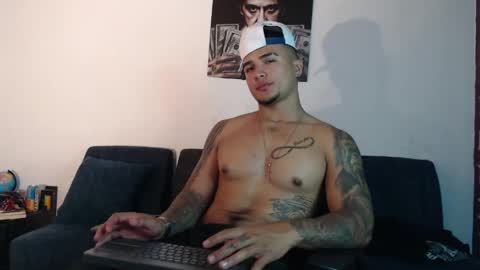 Snapshot of _luxury_23 chatting on May 6, 2026, 11:43 pm STIVEN online show from May 6, 2026, 11:43 pm