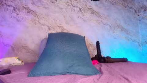 Maddy online show from November 15, 2025, 12:02 pm