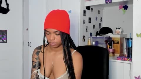 MARCELA online show from February 19, 2025, 2:12 am