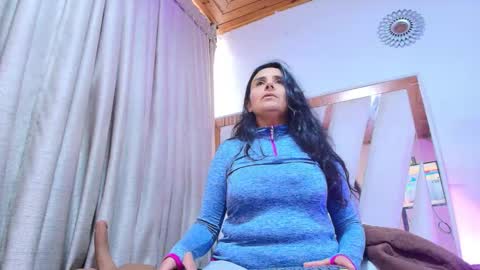 _marcela__ online show from November 19, 2025, 12:27 pm