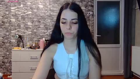  Mari  online show from February 16, 2026, 8:43 am