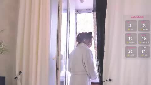 Mari online show from October 23, 2025, 8:24 am