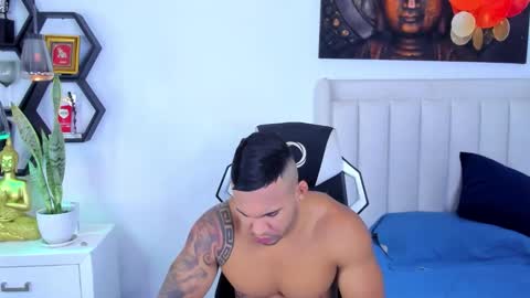 _matthew_santos_ online show from October 18, 2025, 9:59 pm