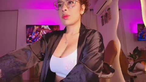 Marce  online show from October 1, 2025, 12:11 pm