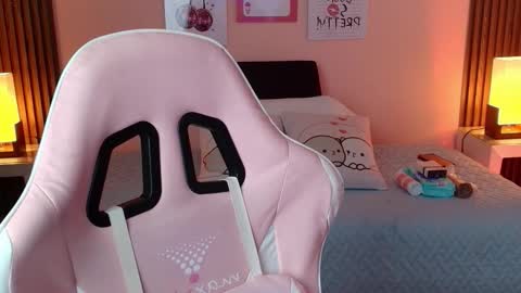 Meli online show from December 1, 2025, 7:30 pm