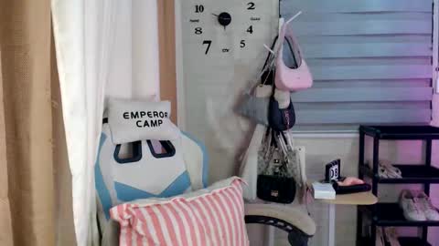 Snapshot of _mellyxxx chatting on May 8, 2026, 11:04 am Melly online show from May 8, 2026, 11:04 am