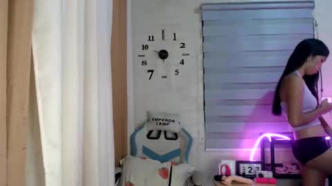 Snapshot of _mellyxxx chatting on May 27, 2026, 2:03 pm Melly online show from May 27, 2026, 2:03 pm