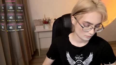 _meow_neko_ online show from April 21, 2026, 2:51 am