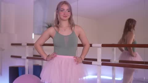 Feiia online show from November 18, 2025, 11:47 am