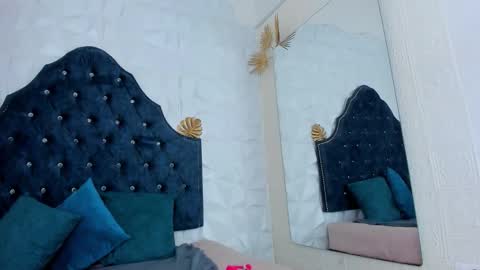 _mia_milf_ online show from March 29, 2026, 3:17 am