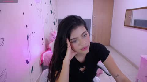 Snapshot of _mia_rouse_18 chatting on February 5, 2025, 3:13 am Mia online show from February 5, 2025, 3:13 am