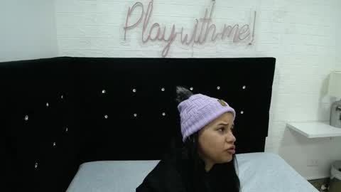  Mia  online show from February 25, 2025, 12:45 pm