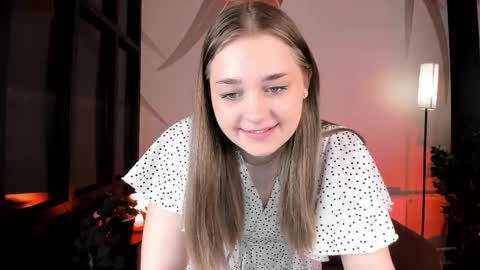 Snapshot of _mila_luna_ chatting on May 12, 2026, 7:38 am _mila_luna_ online show from May 12, 2026, 7:38 am