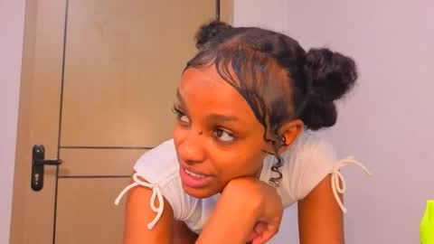 Mimi online show from April 9, 2026, 6:19 am