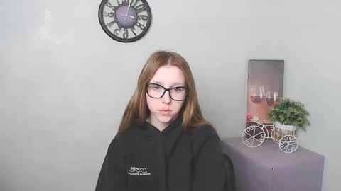 Snapshot of _miraterri_ chatting on February 17, 2025, 12:16 pm Mira online show from February 17, 2025, 12:16 pm