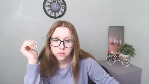 Snapshot of _miraterri_ chatting on February 17, 2025, 3:20 pm Mira online show from February 17, 2025, 3:20 pm