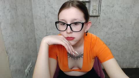 Snapshot of _miraterri_ chatting on March 6, 2025, 2:29 pm Mira online show from March 6, 2025, 2:29 pm