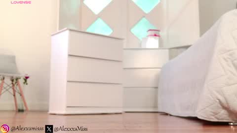 _miss_alexxxa online show from June 15, 2026, 7:38 pm