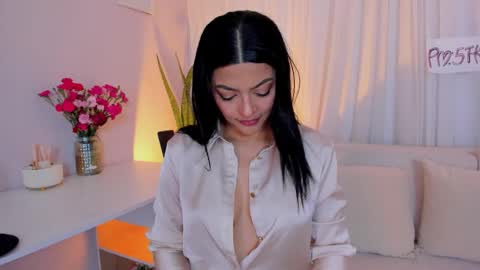 Miss Chanel online show from February 27, 2026, 10:37 am