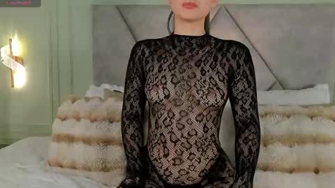 kimberley cruz online show from October 2, 2025, 11:17 am