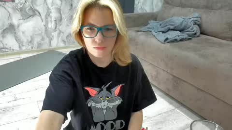 Snapshot of _miss_strawberry_ chatting on April 20, 2026, 10:29 am Sofia birthday october 29 online show from April 20, 2026, 10:29 am
