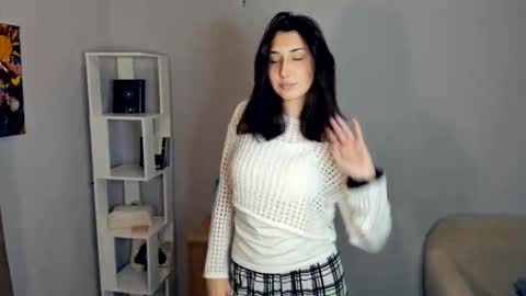 Eva online show from December 18, 2025, 2:12 pm