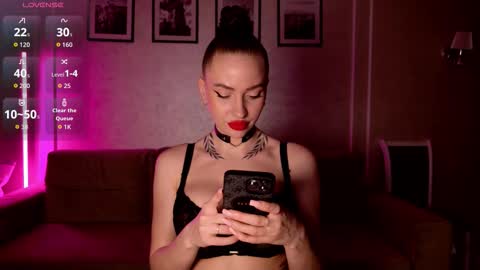 Snapshot of _moon_girl_18 chatting on February 15, 2026, 4:47 pm Nikol online show from February 15, 2026, 4:47 pm