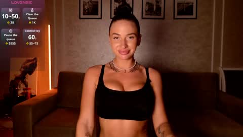 Nikol online show from May 25, 2026, 5:41 pm