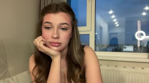 Snapshot of _moonberry_ chatting on June 15, 2026, 5:59 pm Becca Tony online show from June 15, 2026, 5:59 pm