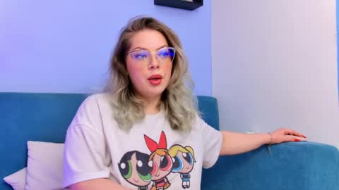 Snapshot of _mooncake chatting on April 2, 2026, 12:25 pm Fiona online show from April 2, 2026, 12:25 pm