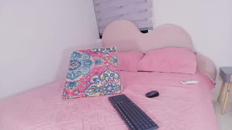 Luna online show from December 5, 2025, 11:52 am