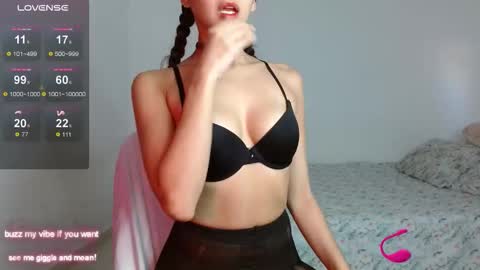 _nayade_ online show from February 25, 2026, 10:08 pm