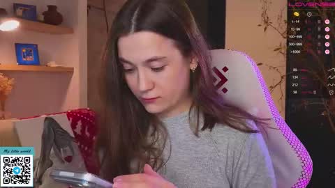 Mia with a big heart  online show from December 20, 2025, 12:01 pm