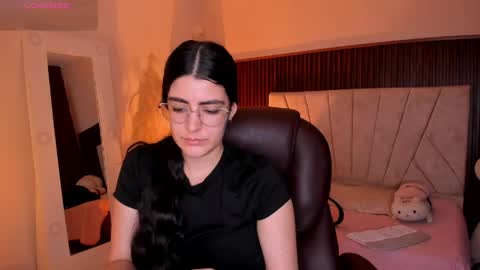 Niah  You can call me Ni or cutie haha online show from April 15, 2026, 9:26 pm