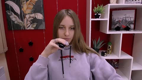 Snapshot of _nicole_new chatting on December 6, 2024, 11:00 am Nica online show from December 6, 2024, 11:00 am