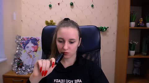 Snapshot of _nicole_new chatting on December 17, 2024, 1:05 pm Nica online show from December 17, 2024, 1:05 pm