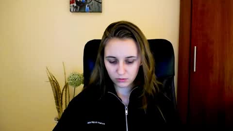 Snapshot of _nicole_new chatting on January 6, 2025, 4:13 pm Nica online show from January 6, 2025, 4:13 pm