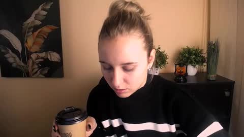 Snapshot of _nicole_new chatting on October 30, 2025, 9:22 am Nica online show from October 30, 2025, 9:22 am