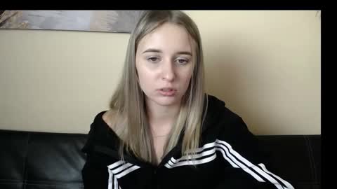 Snapshot of _nicole_new chatting on November 14, 2025, 1:43 pm Nica online show from November 14, 2025, 1:43 pm