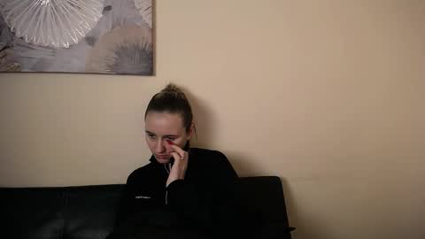 Snapshot of _nicole_new chatting on December 14, 2025, 4:01 pm Nica online show from December 14, 2025, 4:01 pm