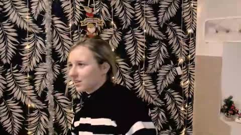 Snapshot of _nicole_new chatting on December 20, 2025, 10:55 am Nica online show from December 20, 2025, 10:55 am