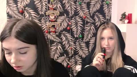 Snapshot of _nicole_new chatting on December 21, 2025, 10:44 am Nica online show from December 21, 2025, 10:44 am