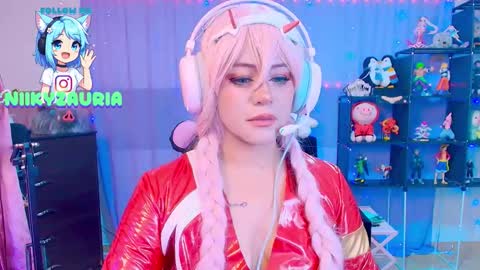 niiky online show from November 10, 2025, 10:47 am