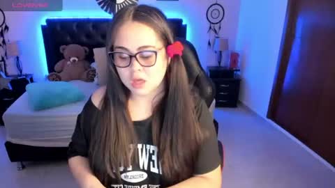 Olivia jones online show from July 7, 2026, 12:20 pm