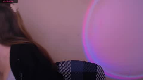 Olivia online show from November 12, 2025, 10:37 am